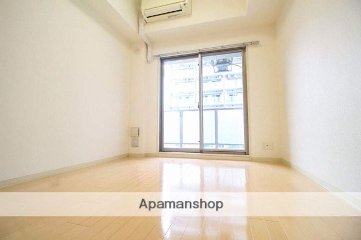 大阪府大阪市北区中崎西4丁目の賃貸マンションの居間