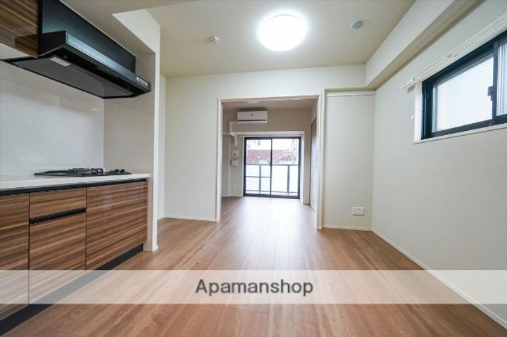 大阪府大阪市北区中津1丁目の賃貸マンションの居間