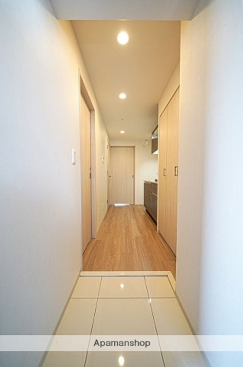 大阪府大阪市北区西天満4丁目の賃貸マンションの玄関