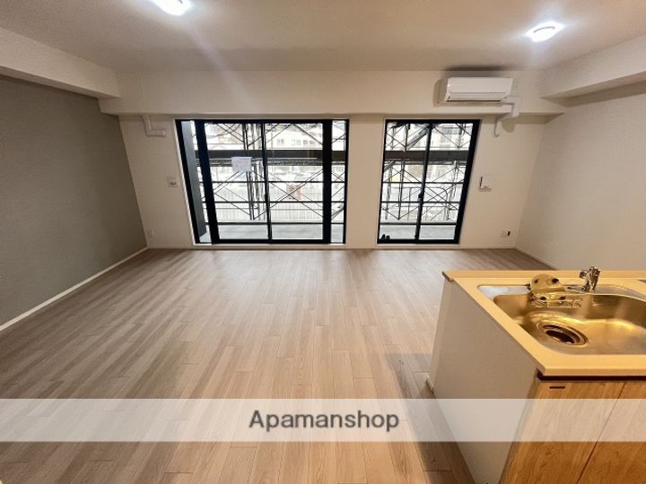 大阪府大阪市北区大淀中5丁目の賃貸マンションの居間