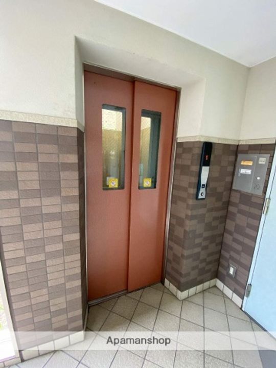 大阪府箕面市小野原東2丁目の賃貸マンションの外観
