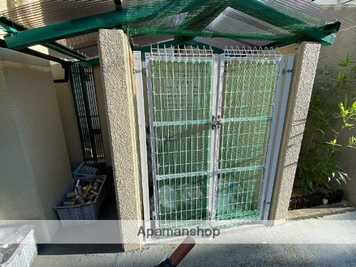 大阪府箕面市小野原東2丁目の賃貸マンションの外観