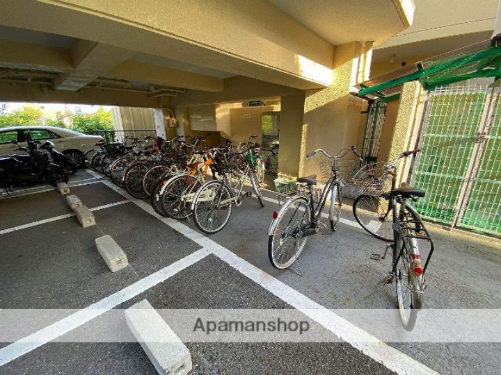 大阪府箕面市小野原東2丁目の賃貸マンションの外観