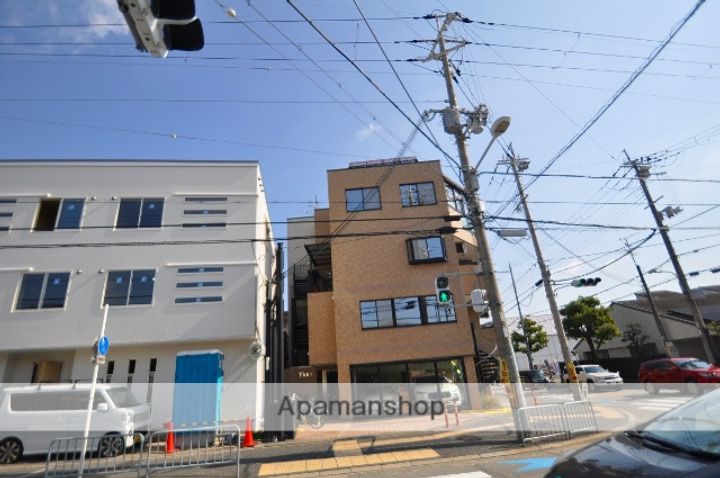 大阪府箕面市小野原東2丁目の賃貸マンションの外観