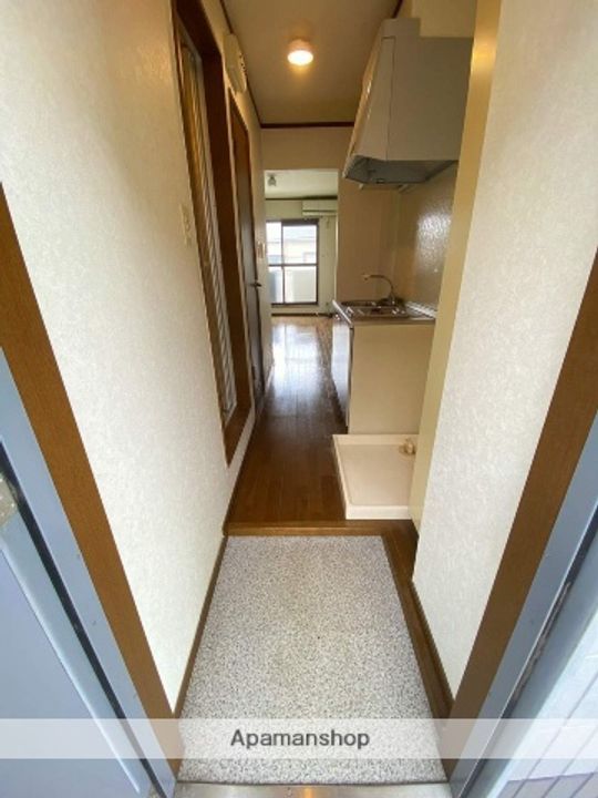 大阪府箕面市小野原東1丁目の賃貸アパートの玄関