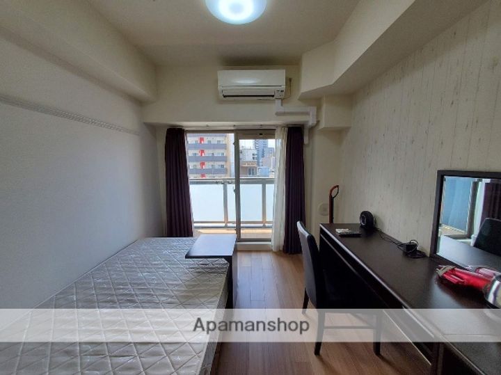 大阪府大阪市中央区釣鐘町2丁目の賃貸マンションの居間