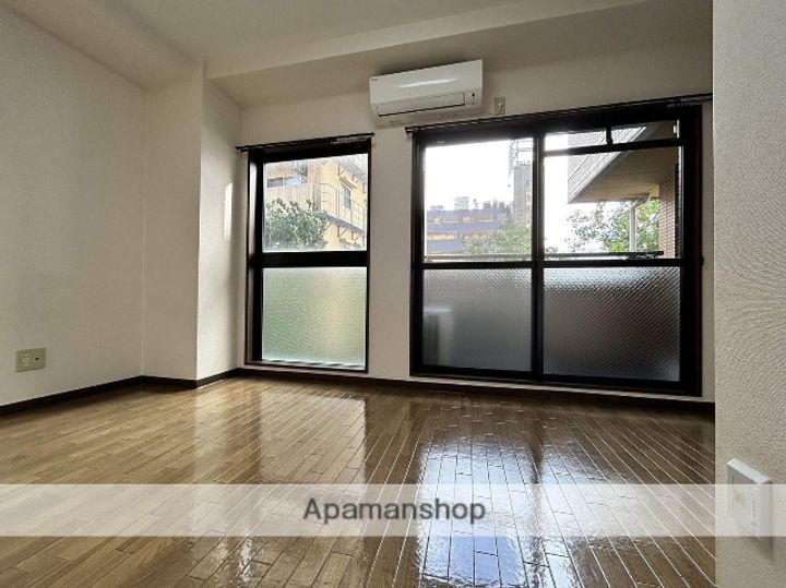 大阪府大阪市中央区農人橋3丁目の賃貸マンションの居間