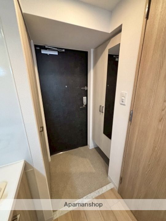 大阪府大阪市東成区中本2丁目の賃貸マンションの玄関