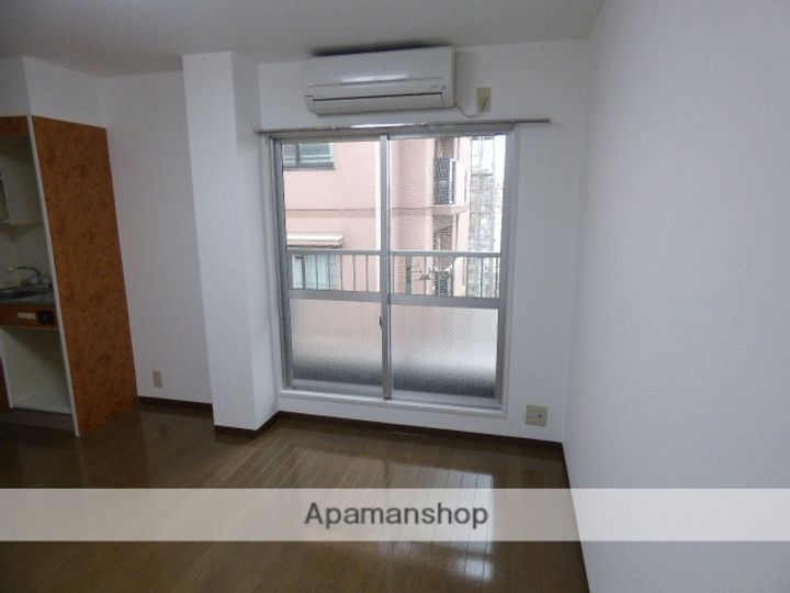 大阪府大阪市城東区諏訪4丁目の賃貸マンションの居間