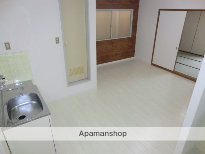 大阪府門真市北岸和田1丁目の賃貸マンションの居間