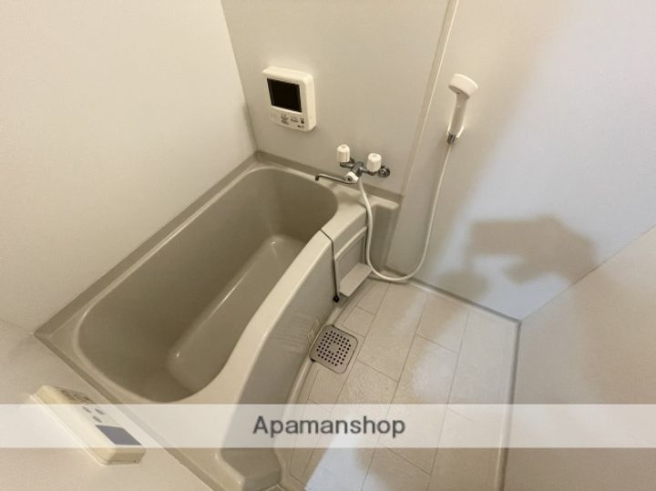 京都府八幡市男山松里の賃貸マンションの風呂