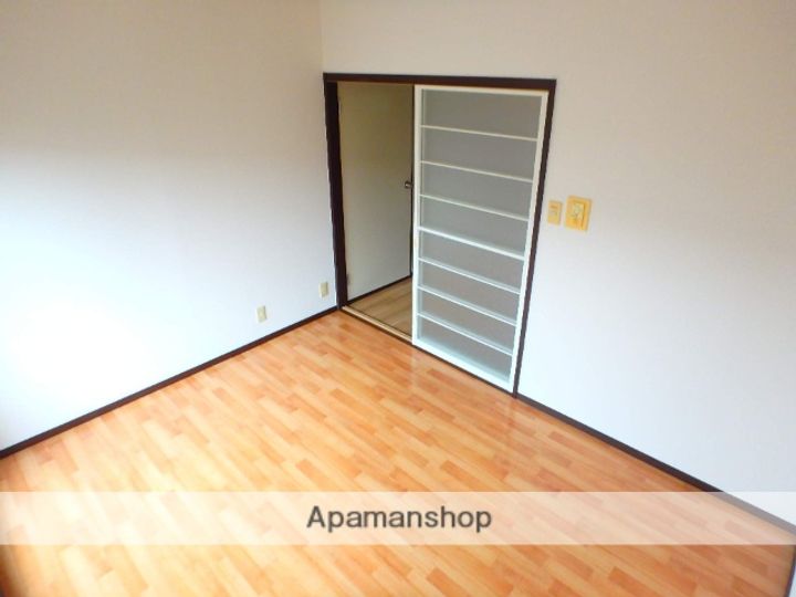 第二メゾン扇の居間