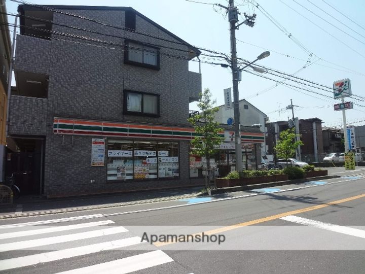 フェローズ中宮の周辺