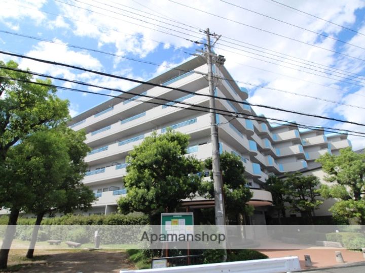 大阪府枚方市上島町の賃貸マンションの外観
