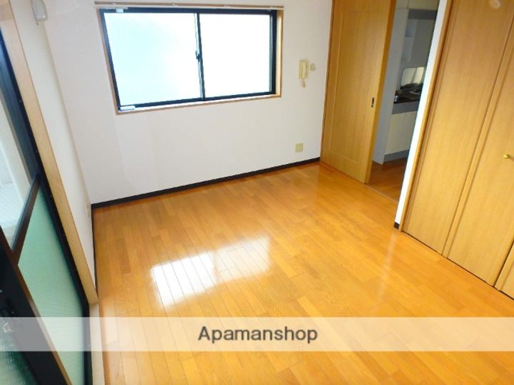 大阪府門真市垣内町の賃貸マンションの居間