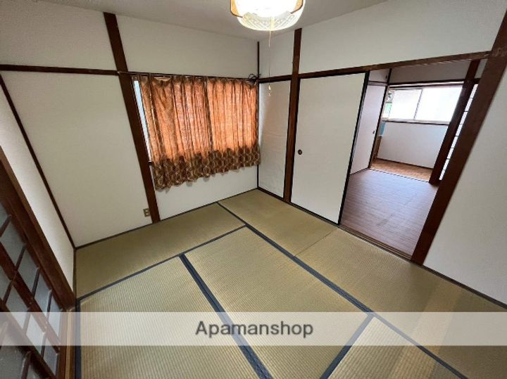 伴ハイツの内装