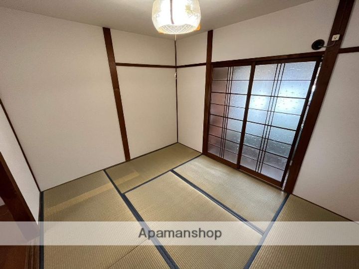 伴ハイツの内装