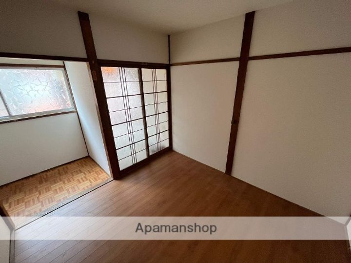 伴ハイツの内装