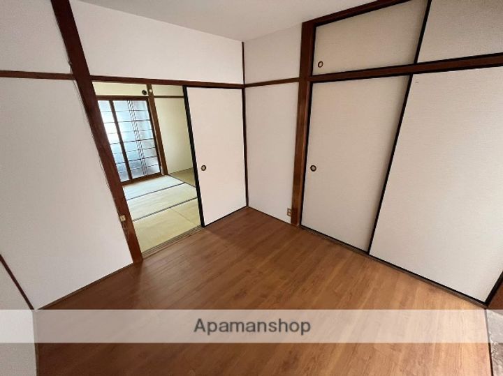 伴ハイツの内装