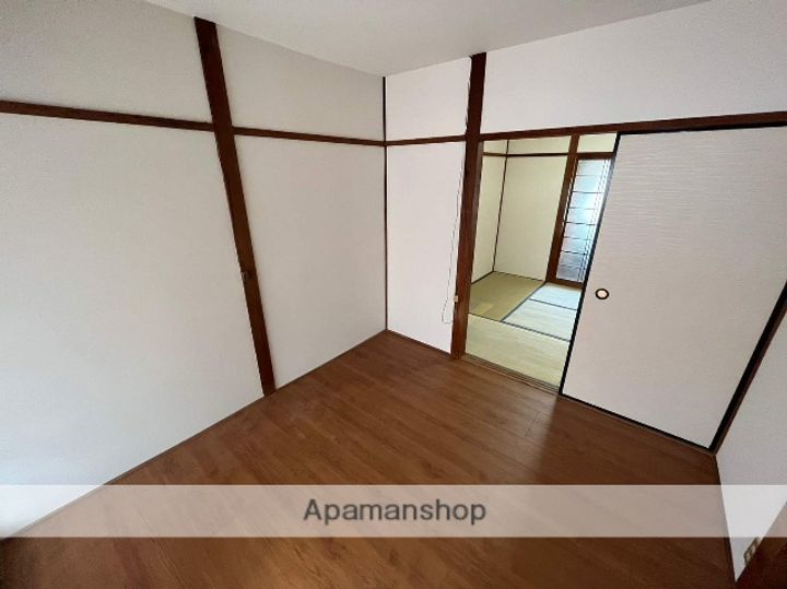 伴ハイツの内装