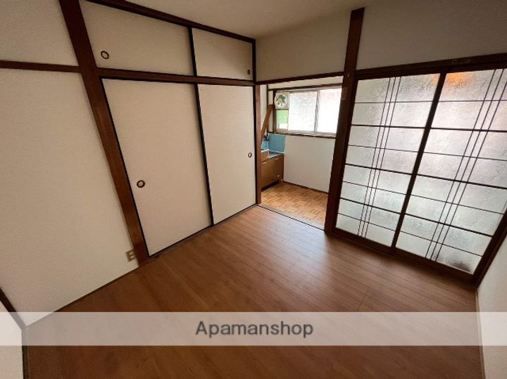 伴ハイツの居間