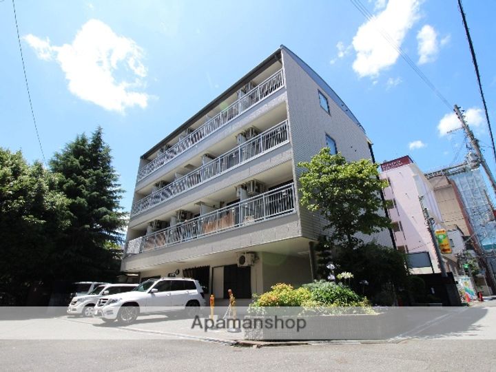 レフティー岡東の外観