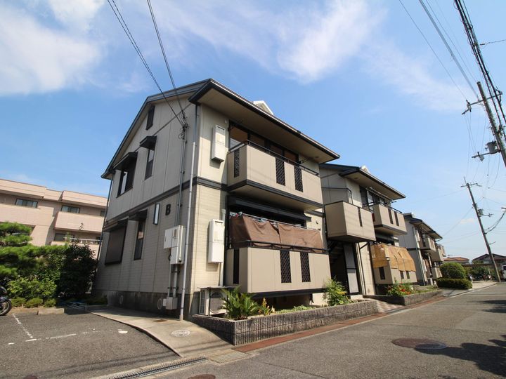 ベェルヴィジュール B棟202の外観