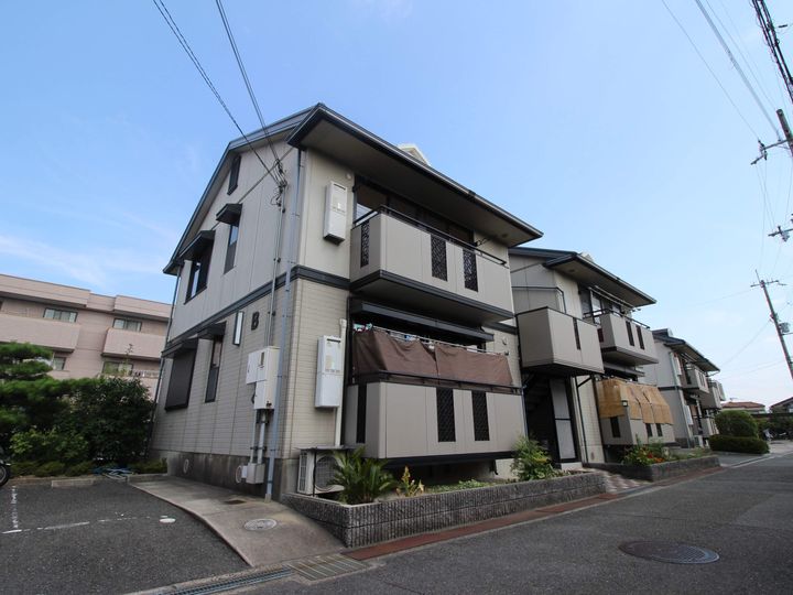ベェルヴィジュール B棟202の外観