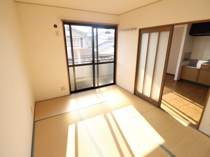 ベェルヴィジュール B棟202の内装