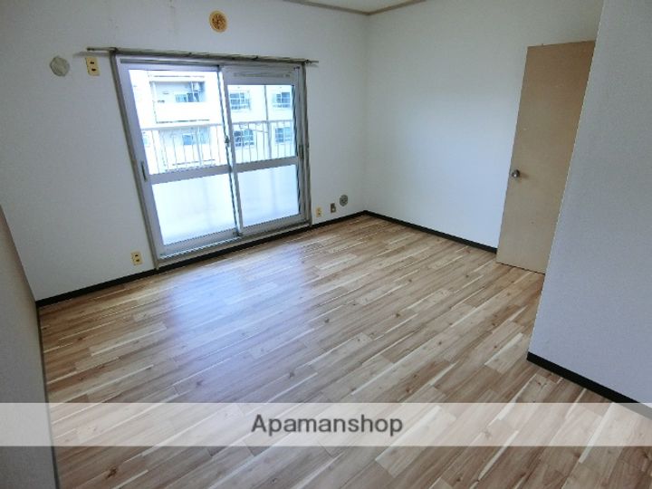 大阪府枚方市藤阪西町の賃貸マンションの内装