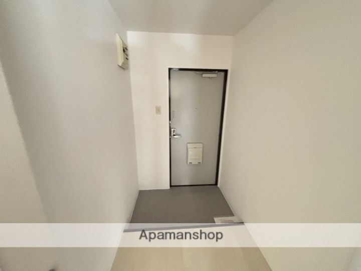 レオハイム東山の玄関