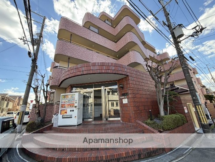 レオハイム東山の外観