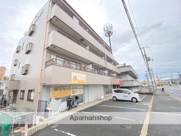 大阪府交野市私部西2丁目の賃貸マンションの外観