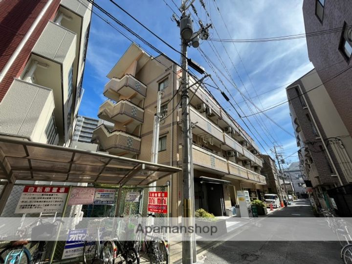 大阪府枚方市川原町の賃貸マンションの外観