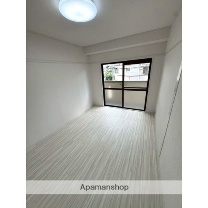 マンションアフルエンスの居間