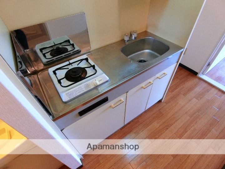 京都府京田辺市大住責谷の賃貸マンションのキッチン