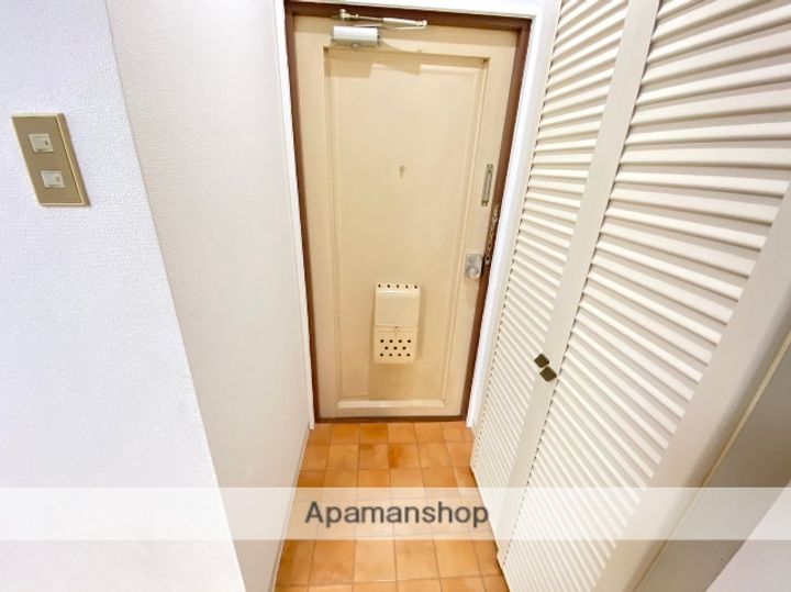 協和グリーンマンションの玄関