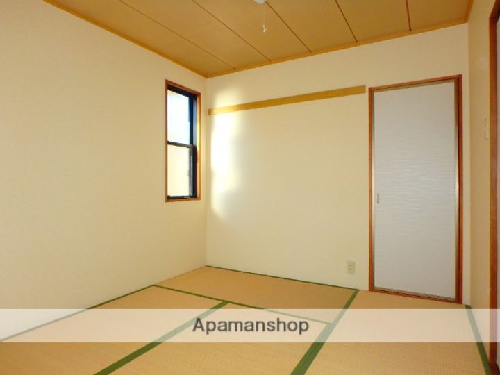 京都府八幡市男山金振の賃貸アパートの内装