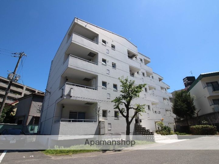 大阪府枚方市岡山手町の賃貸マンションの外観