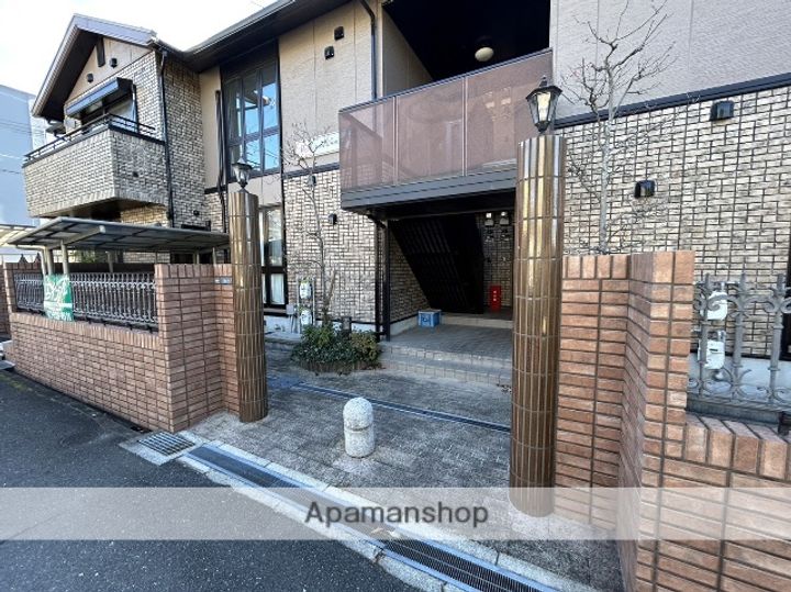 大阪府寝屋川市豊里町の賃貸マンションの外観