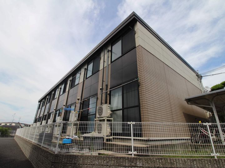 レオパレスジョリメゾンの外観