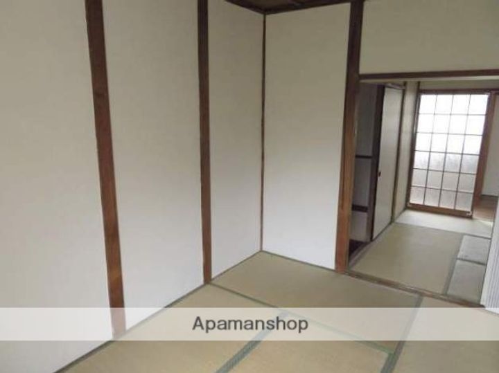 大阪府枚方市牧野本町1丁目の賃貸アパートの居間