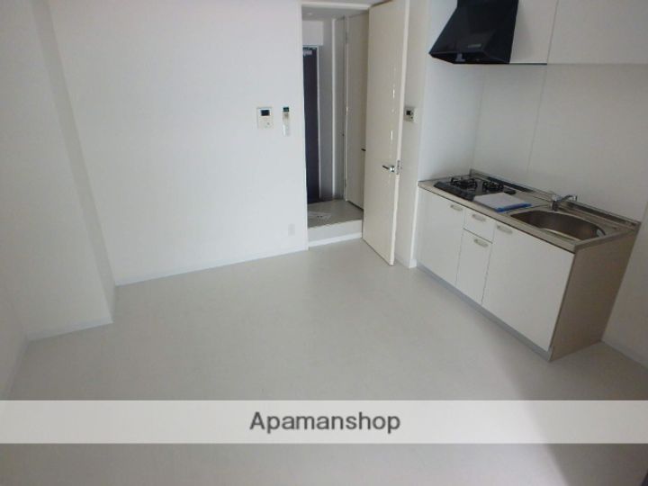 アヴェーレ京阪本通の居間