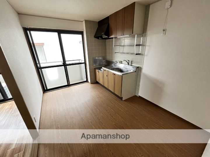 京都府京都市伏見区淀美豆町の賃貸アパートの居間