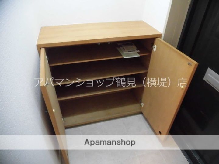 メゾン エスポアールの玄関