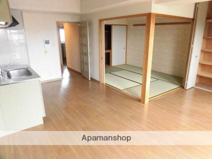 ロイヤル鶴見の居間