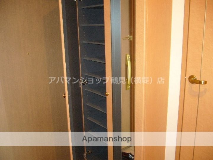アンスプランドゥールの玄関