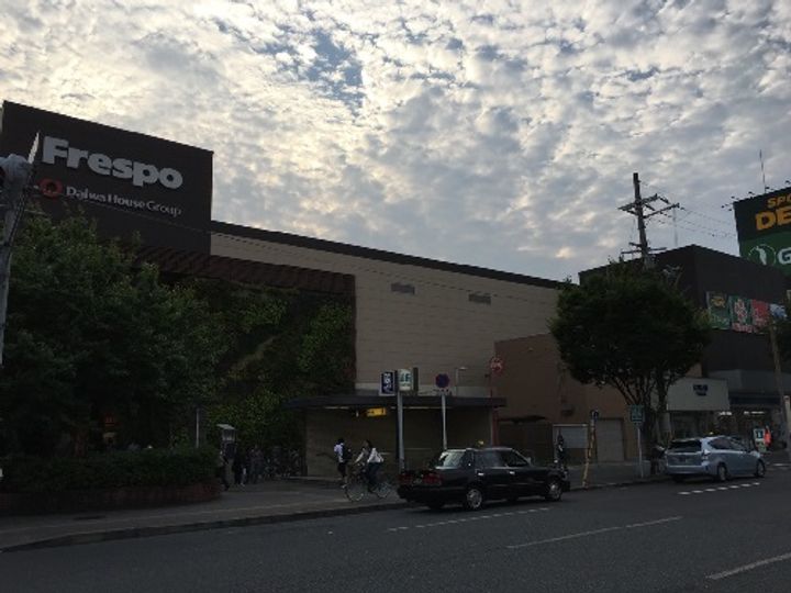 レオパレスエム・エムの周辺