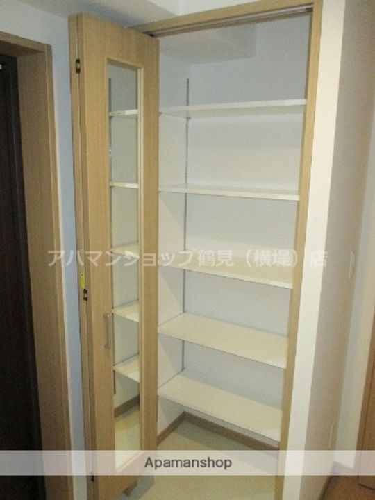 大阪府大阪市城東区関目1丁目の賃貸マンションの内装