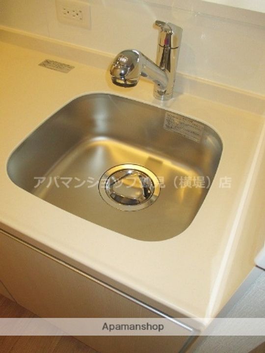 大阪府大阪市城東区関目1丁目の賃貸マンションの内装